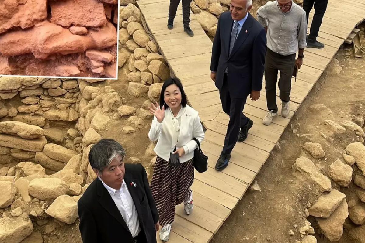 Bakan Ersoy: Göbeklitepe’de Neolitik Çağın Gizemlerini Aydınlatan Heykel Bulundu