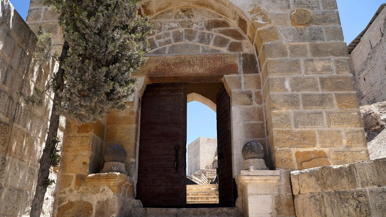 Restorasyon Tamamlandı, Esnaf Açılış İçin Gün Sayıyor