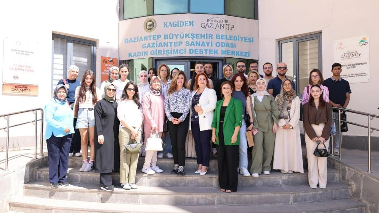 HKÜ’de Girişimcilere Dijital Çağın Kapıları Açıldı