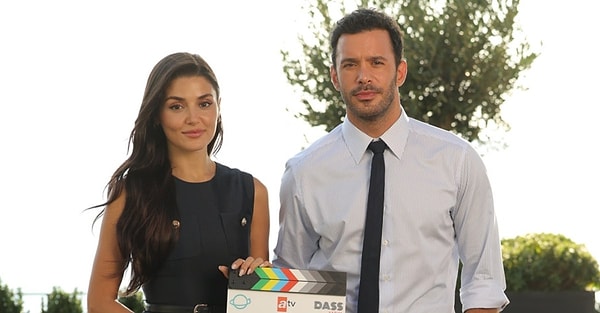 Hande Erçel ve Barış Arduç'un Büyüleyici İş Birliği: Aşk ve Gözyaşı Dizisi Üzerine Gelen Yorumlar
