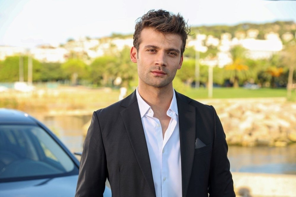 Caner Topçu: Aynadaki Yabancı Dizisinde Barış Karakteri ve Hayatı