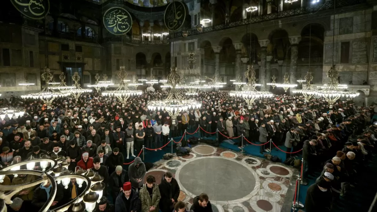 İlk Teravih ve Sahur İçin Nefesler Tutuldu