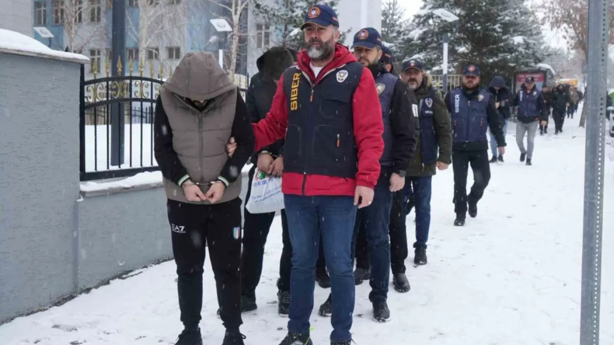 Gaziantep Dahil 29 İlde “Siber” Deprem: Milyarlık Vurgun Çetesi Çökertildi!