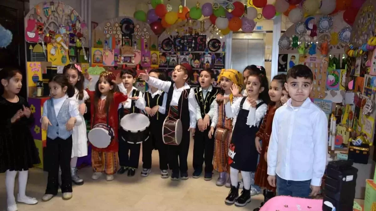 Gaziantep’te Yürekleri Isıtan Görüntüler! Minik Kalplerden “Hoş Geldin Ramazan” Sürprizi