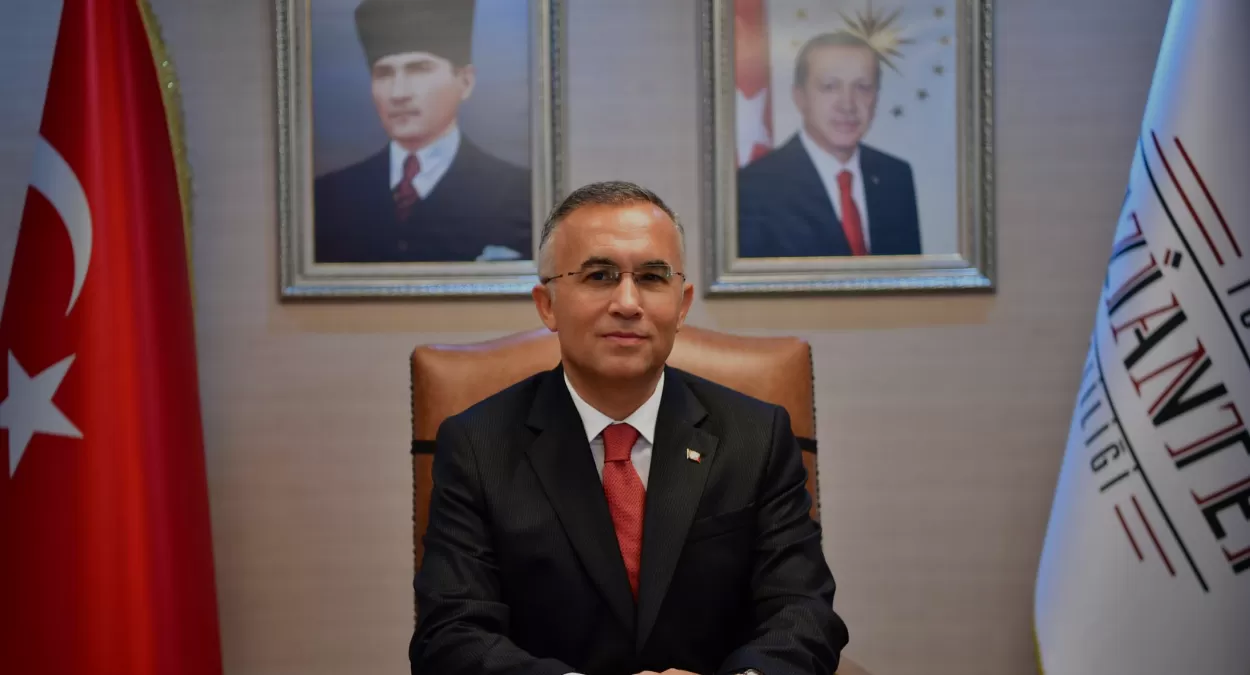 Gaziantep Valisi Kemal Çeber’den Okullarla İlgili İddialara Son Nokta: 7 Kişiye Gözaltı!