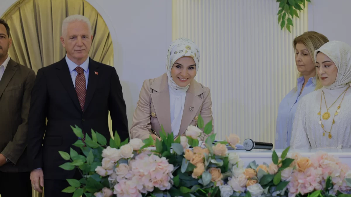 Aile ve Gençlik Fonu 100 bininci çiftine Bakan Göktaş sürprizi