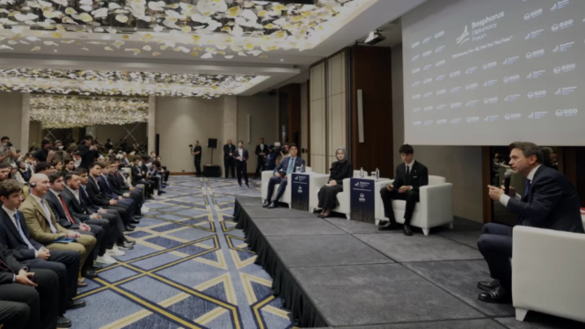 Bakan Bayraktar Enerji Diplomasisinin Küresel Barış İçin Önemini Vurguladı