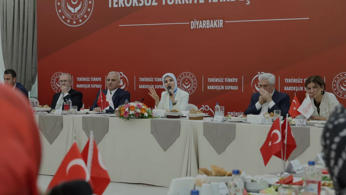 Bakan Göktaş Diyarbakırda Terörsüz Türkiye Hedefini Vurguladı