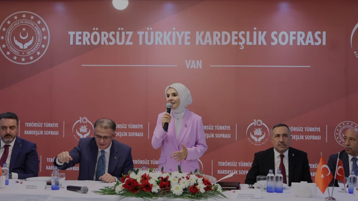 Bakan Göktaş Van’da Terörsüz Türkiye Vizyonunu Paylaştı