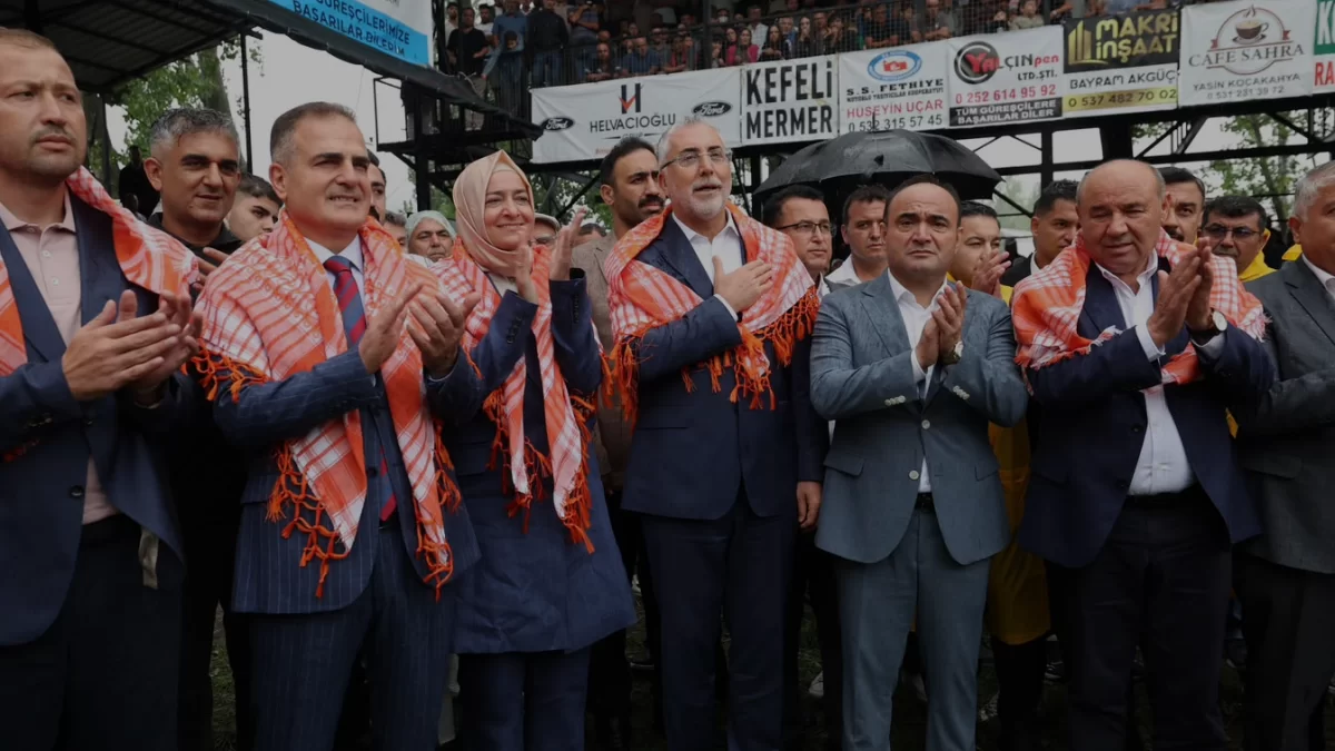 Bakan Işıkhan Seydikemer Yağlı Güreş Müsabakalarına Katıldı