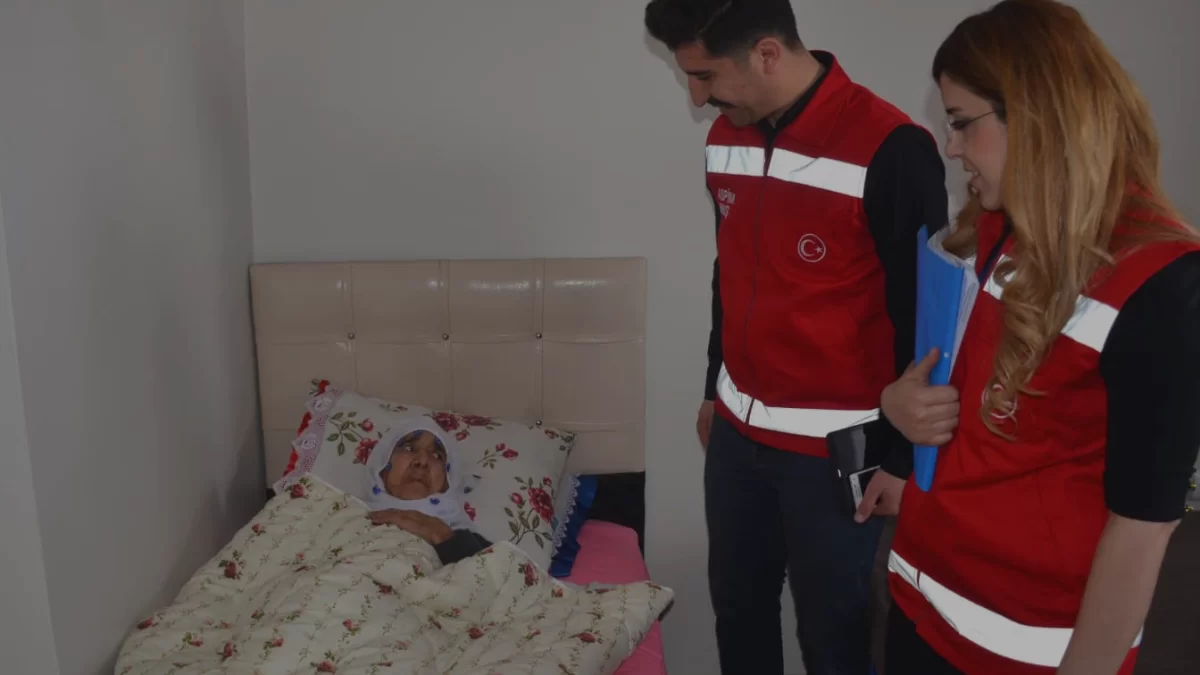 Evde Bakım Yardımı ödemeleri zamlı olarak hesaplara yatmaya başladı