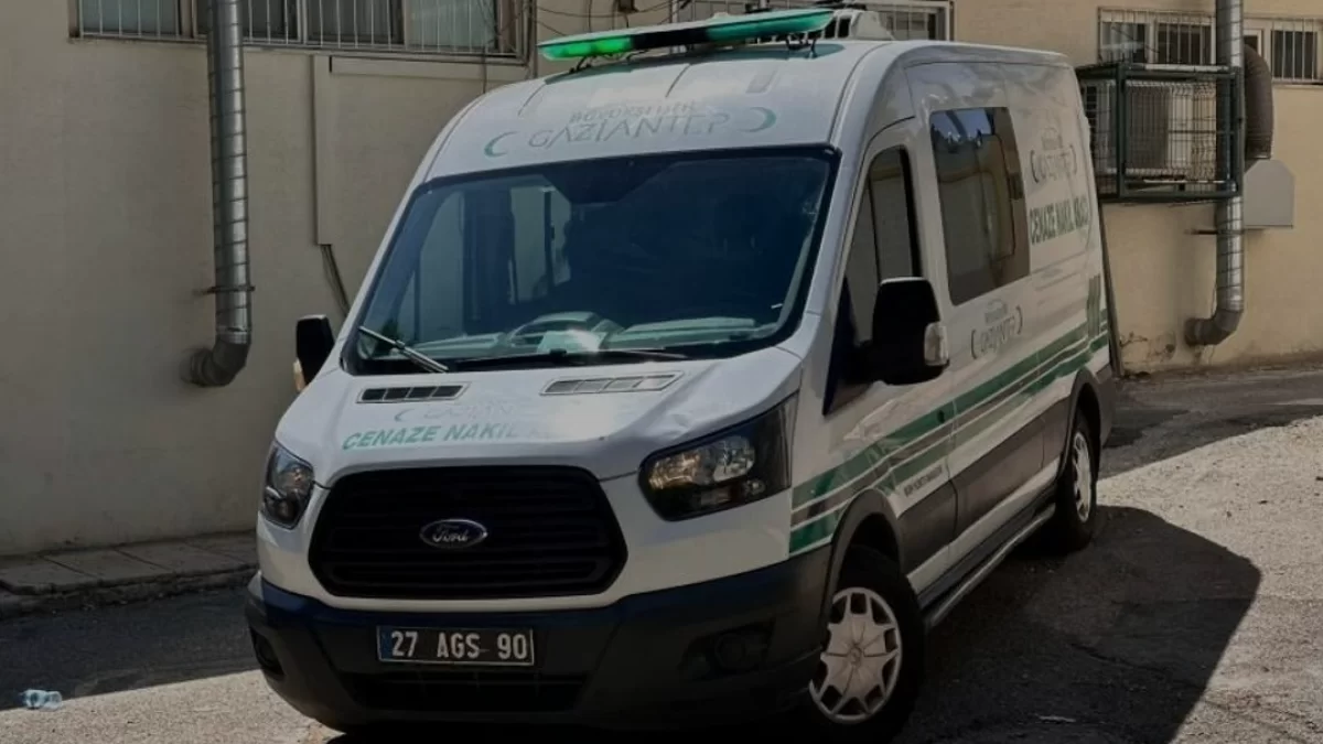 Gaziantep Şehitkamil Yolunda Otomobilden Düşen Çocuk Hayatını Kaybetti