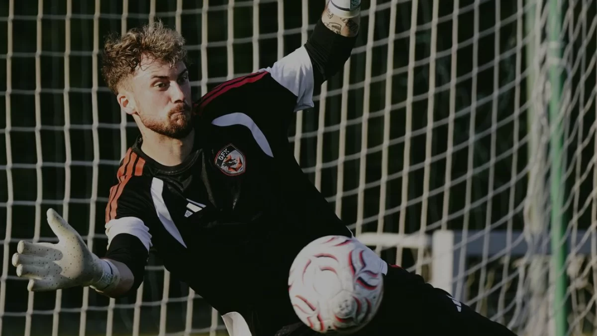 Kacper Tobiasz Kırmızı Siyahlıların Kalesini Güvenceye Alıyor