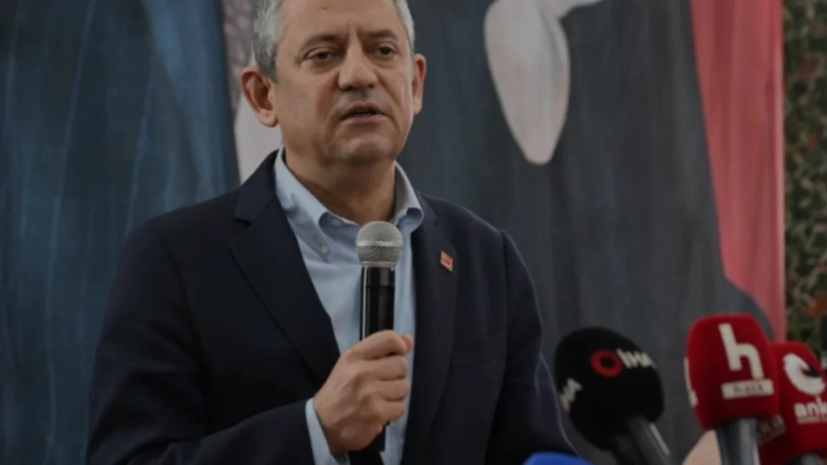 Özgür Özel CHP Grup Başkanlığı görevine veda ederek yeni parti kuruyor