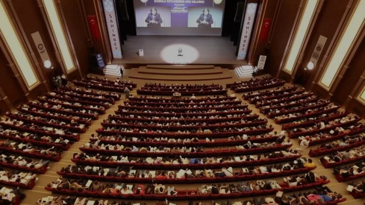 Şahinbey Belediyesi Evlilik Okulu Projesinde 951 Çift Mezun Oldu