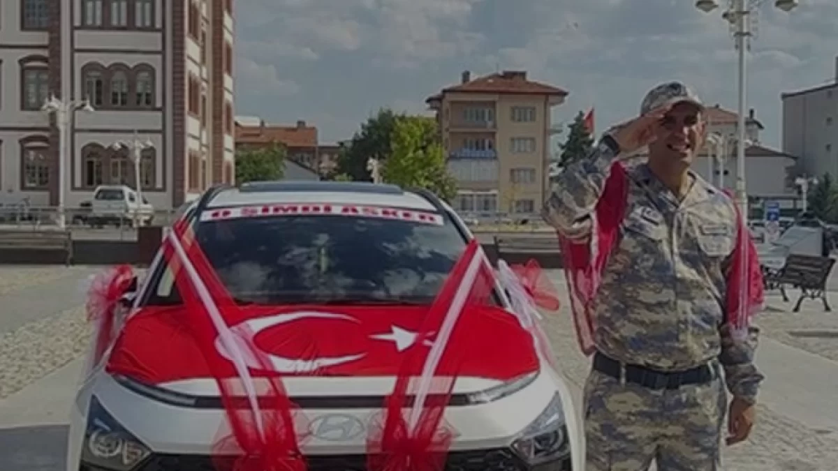 Sivas Şarkışla’da Engelli Genç İçin Temsili Asker Eğlencesi