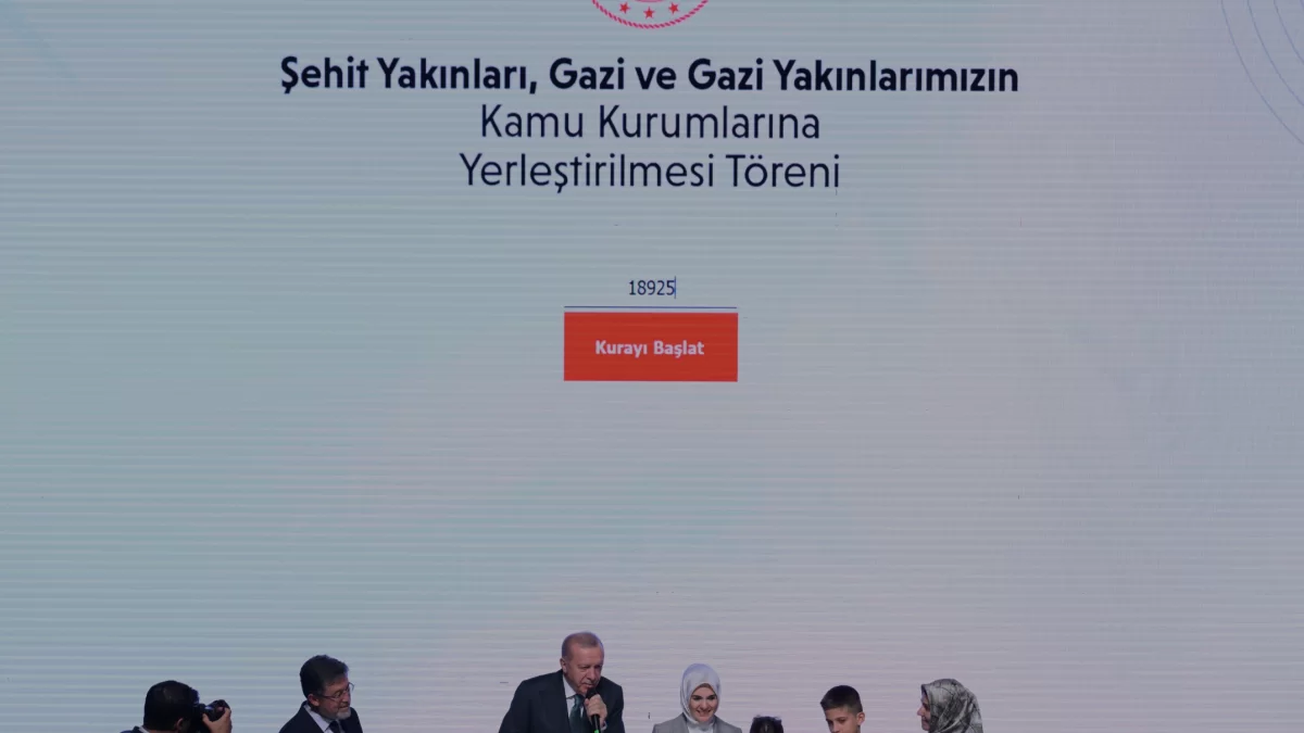 571 şehit yakını ve gazi kamu kurumlarına atanıyor