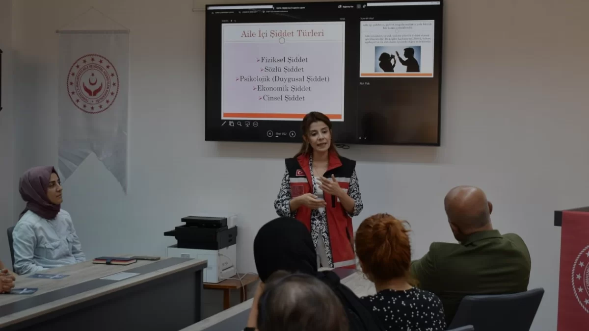 Aile ve Sosyal Hizmetler Bakanlığından Velilere Okul Uyum Eğitimi