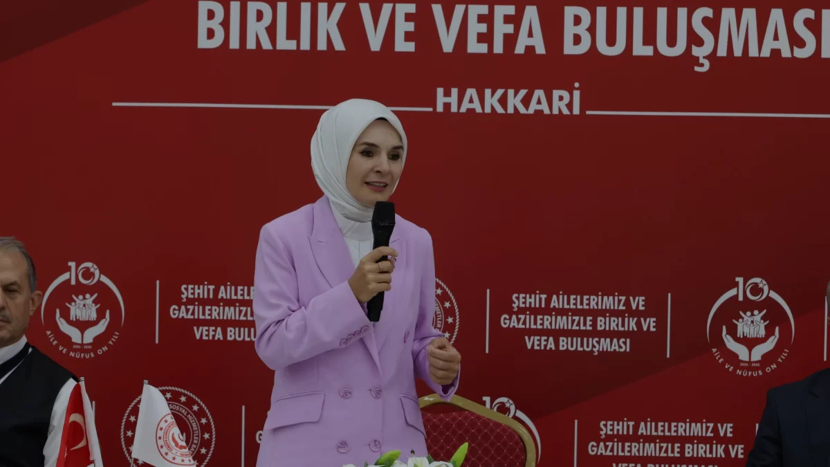 Bakan Göktaş Hakkari’de Şehit Aileleri ve Gazilerle Buluştu