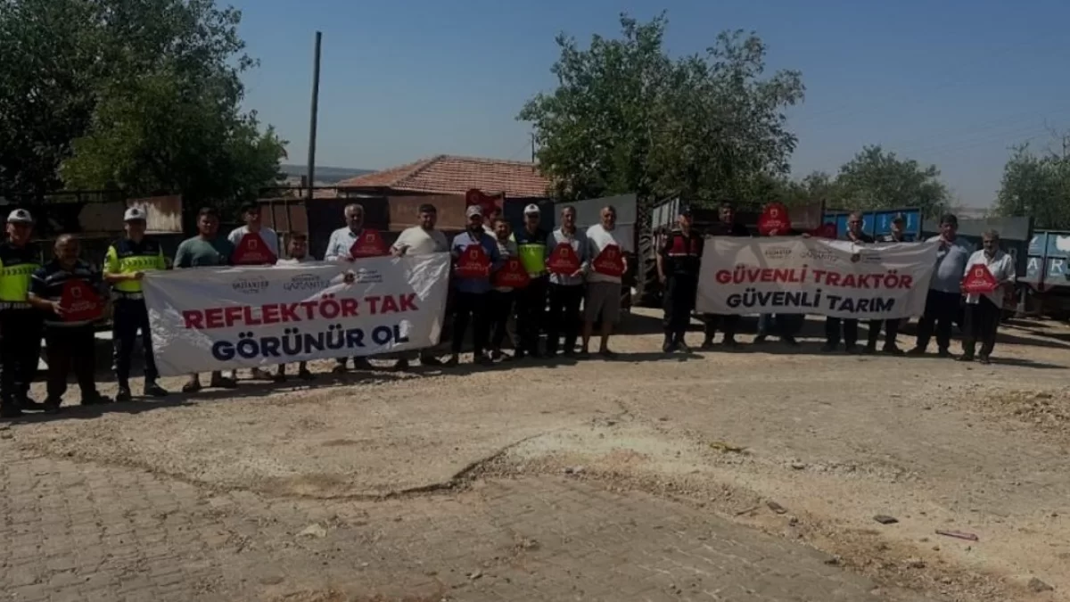 Gaziantep Jandarmasından Traktör Sürücülerine Trafik Eğitimi