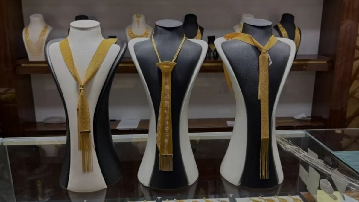 Gaziantep kuyumcularından düğün sezonuna özel altın kravat