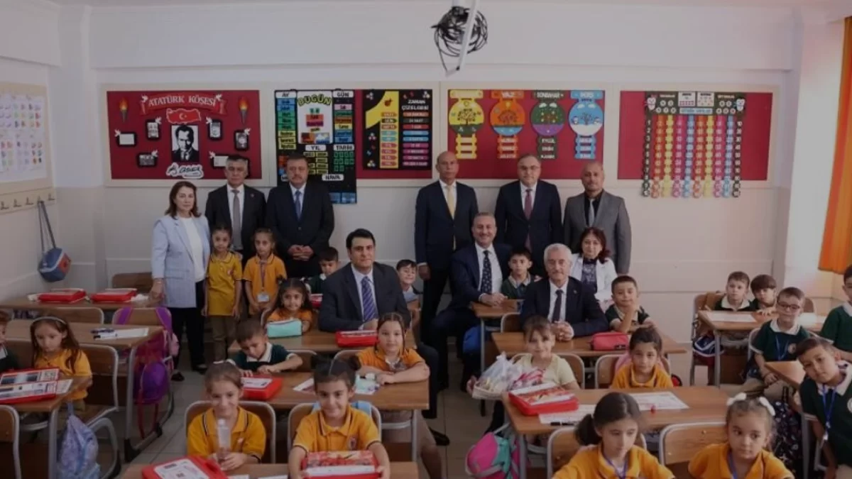 Şehitkamil Belediyesinden Öğrencilere 100 Bin Kırtasiye Seti Desteği