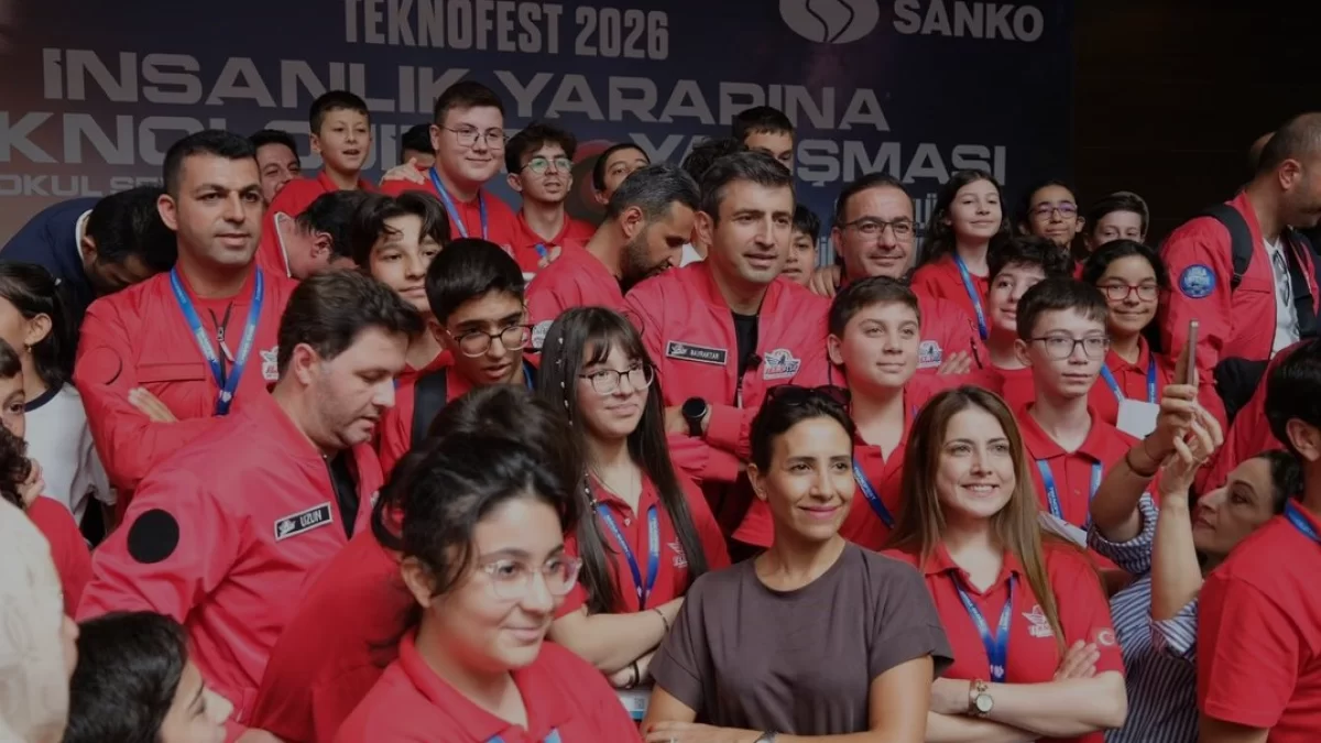 Bakan Kacır ve Selçuk Bayraktar Diyarbakırda TEKNOFEST Finalistlerini İnceledi