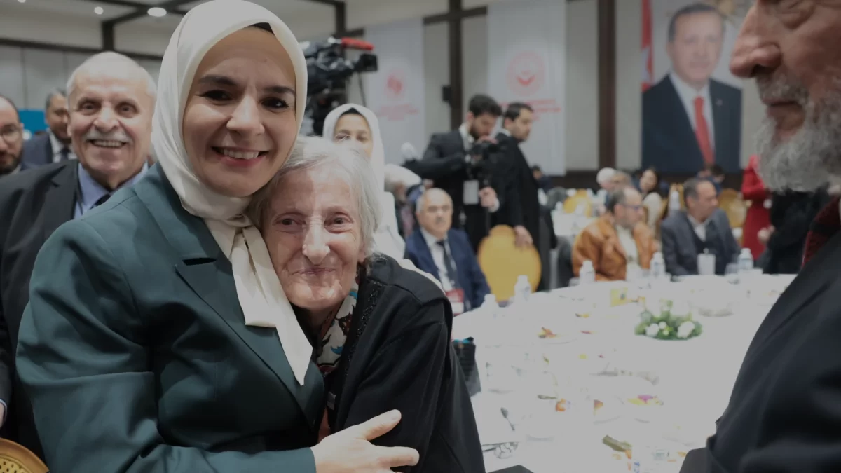 Ekim Ayı Yaşlı ve Engelli Aylıkları Hesaplara Yatmaya Başladı