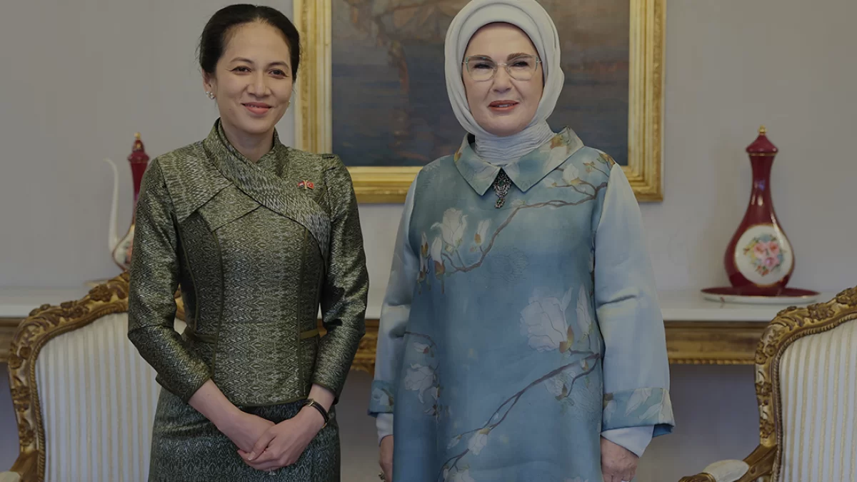 Emine Erdoğan ve Pich Chanmony İstanbulda Bir Araya Geldi