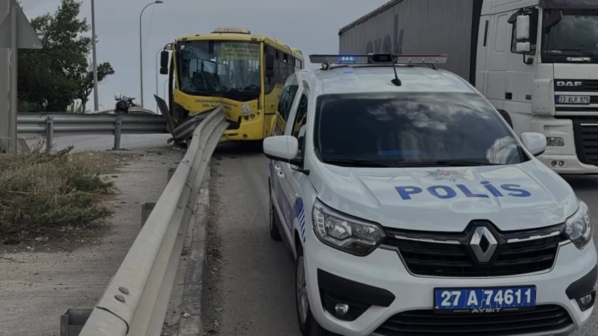 Gaziantep Şehitkamil ilçesinde halk otobüsü kazası 9 yaralı