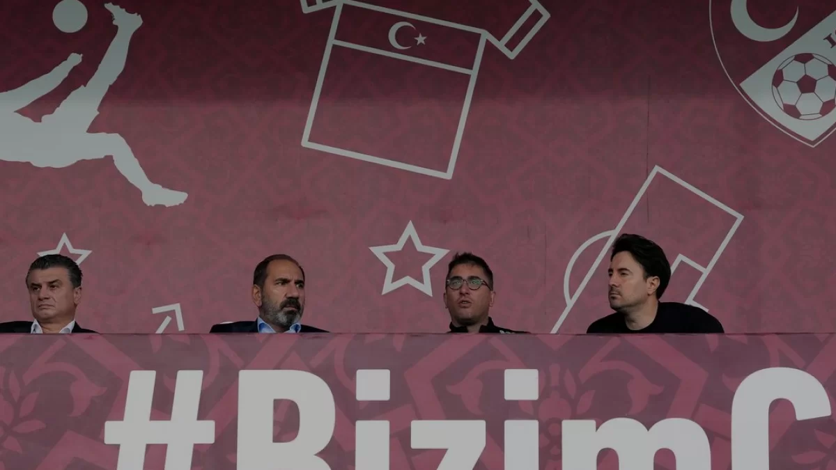 TFF yönetimi A Millî Takım kampını ziyaret etti